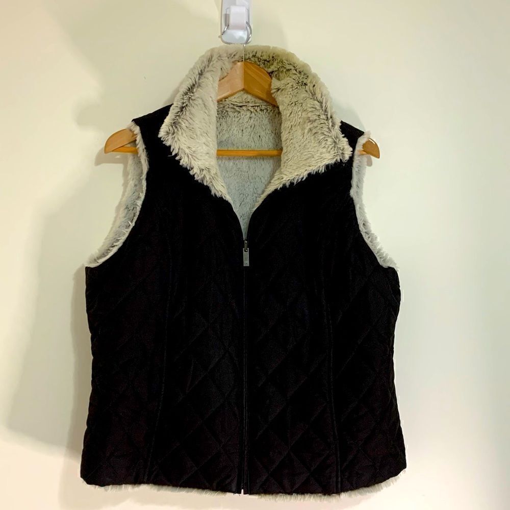 Weatherproof Garment Co Gray Faux Fur to Black Reversible Qulited Vest Sz Large
